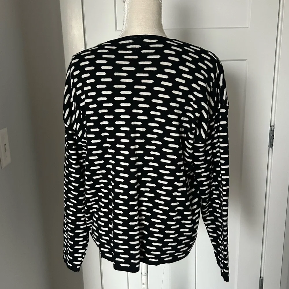 August Moon Geometric Print Sweater - Picture 3 of 8